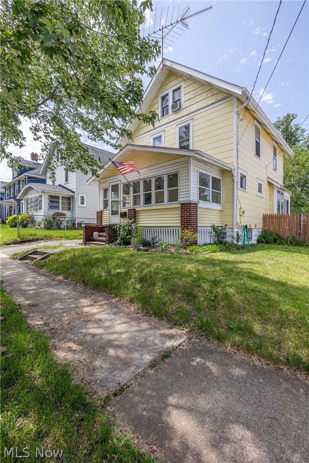 Photo of 2332 17th Street SW, Akron, OH 44314 (MLS # 5211585)