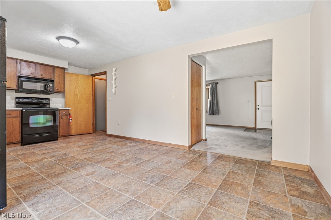 Oldtown Colonial Estate - Residential