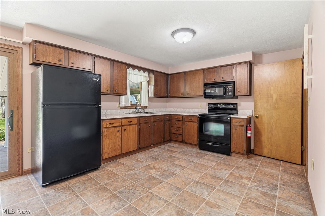 Oldtown Colonial Estate - Residential