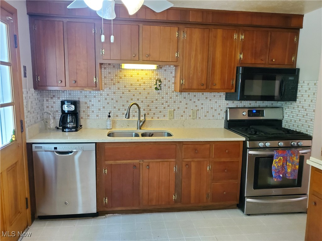 34671 Lake Shore Boulevard, Eastlake, Ohio image 4