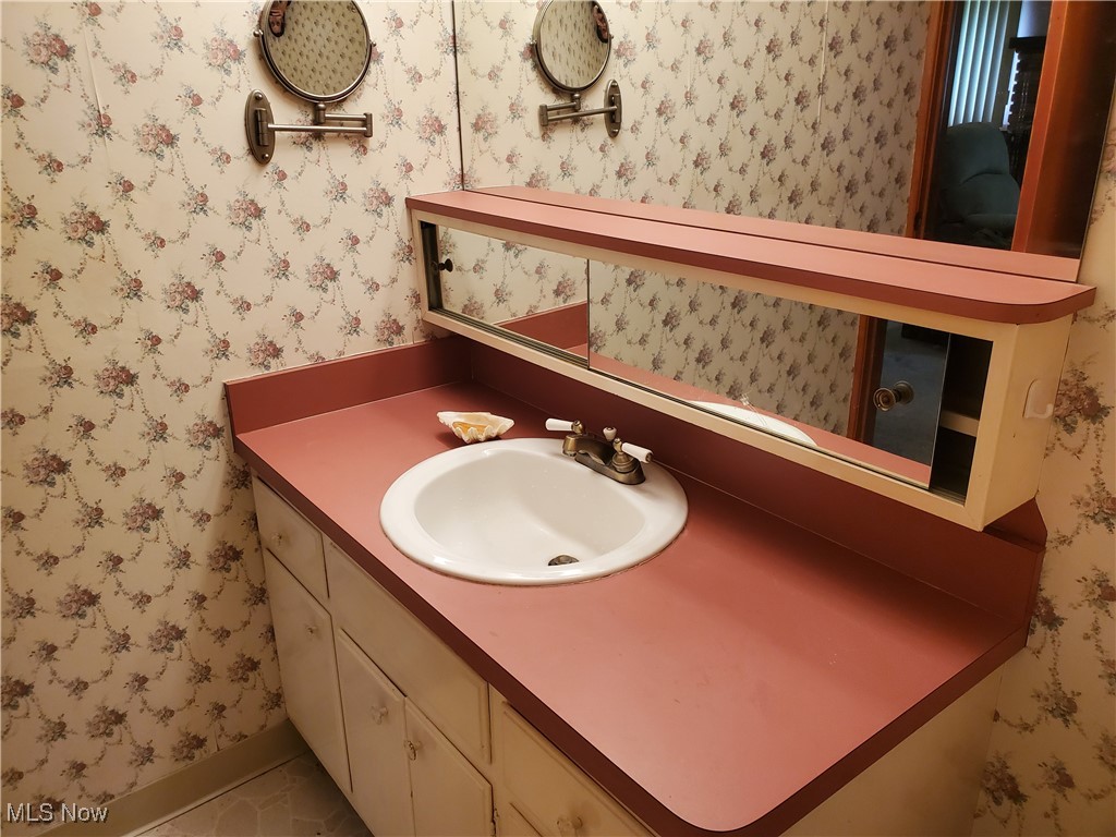34671 Lake Shore Boulevard, Eastlake, Ohio image 39