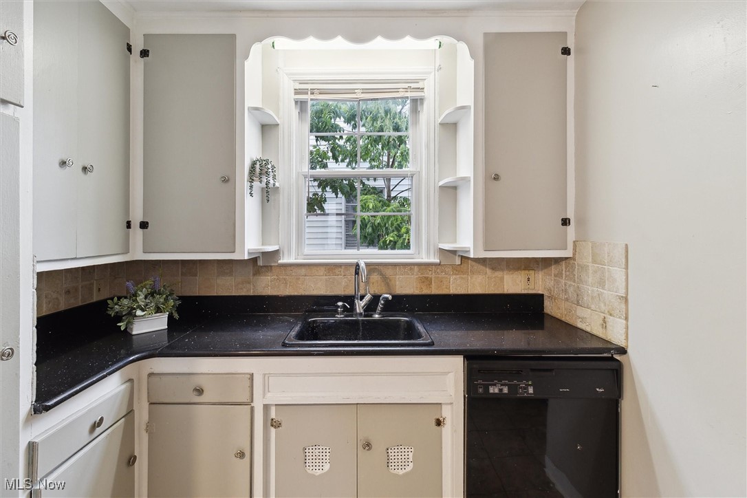 897 Quarry Drive, Cleveland Heights, Ohio image 13