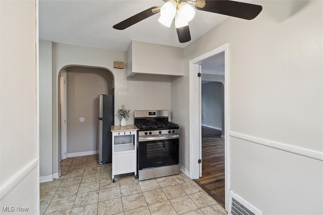 897 Quarry Drive, Cleveland Heights, Ohio image 12