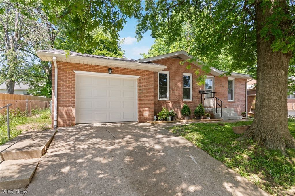 Photo of 2219 34th Street NW, Canton, OH 44709 (MLS # 5215273)