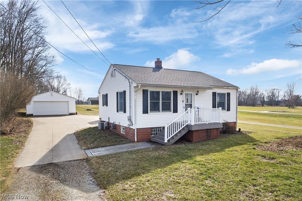 Photo of 1170 Smith Kramer Street NE, Hartville, OH 44632 (MLS # 5191659)
