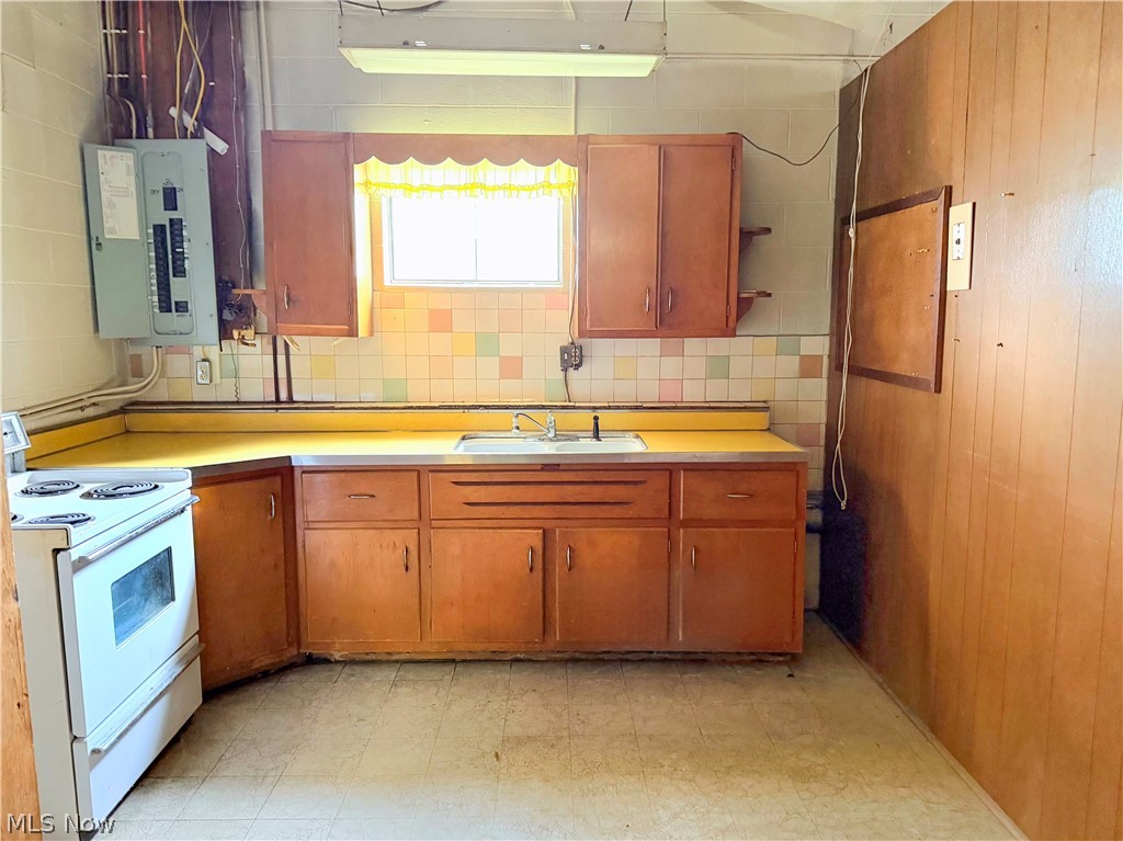 Speakers Estate Add - Residential