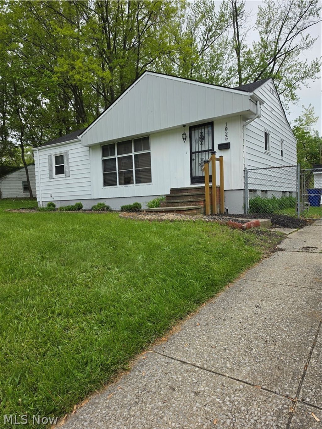 Photo of 1925 Ridgehill Road, Cleveland, OH 44121 (MLS # 5210768)