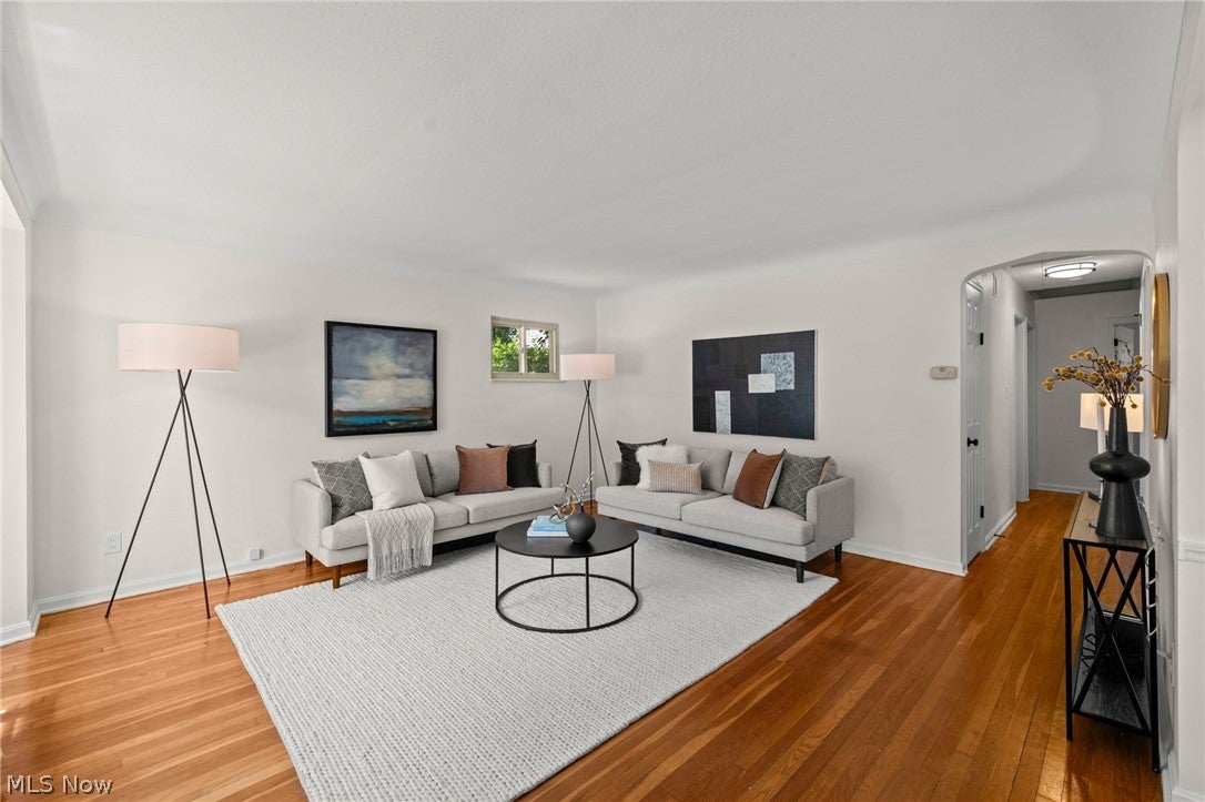 24914 E Oakland
