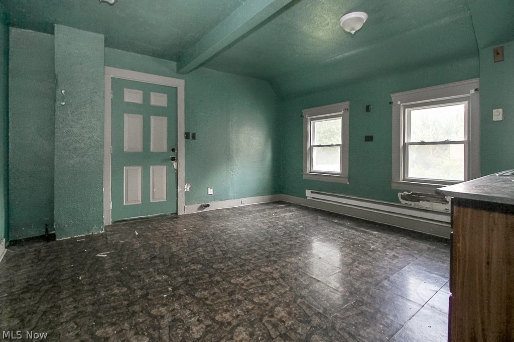 Halle - Residential Income