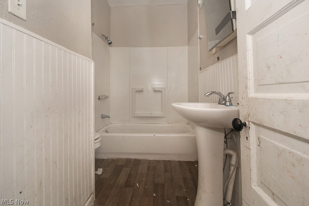 Halle - Residential Income