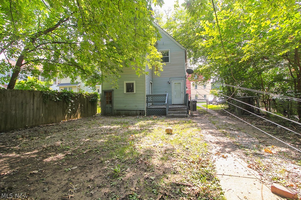 Halle - Residential Income