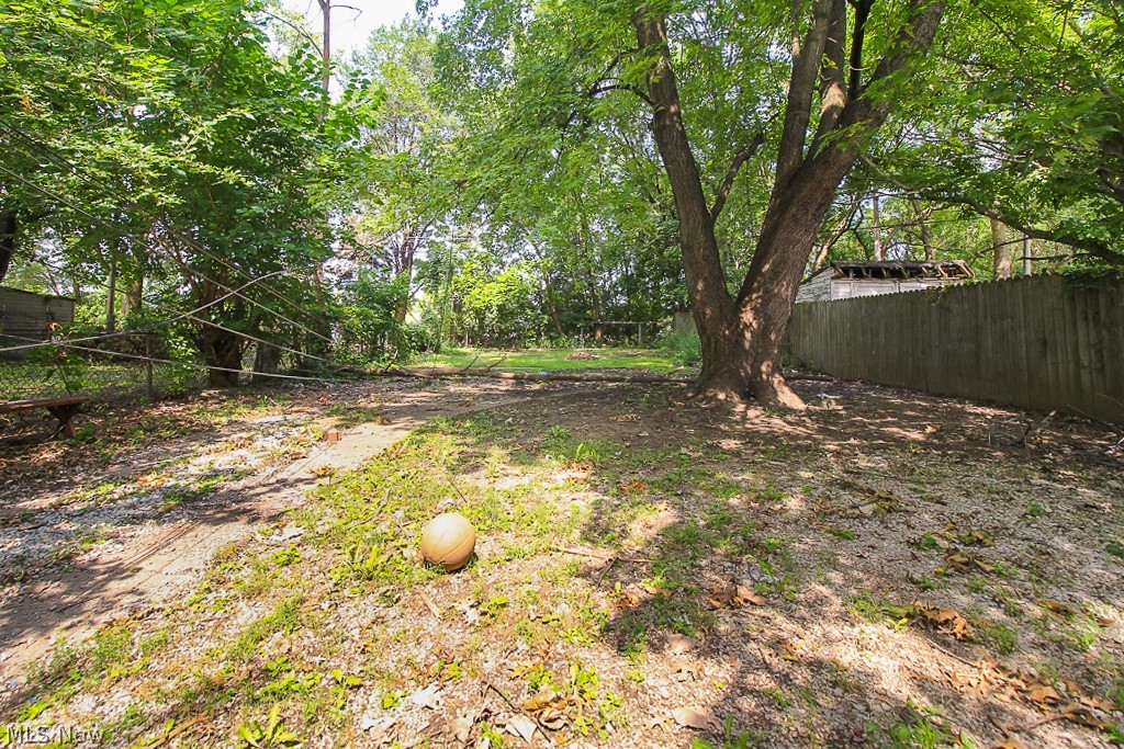 Halle - Residential Income