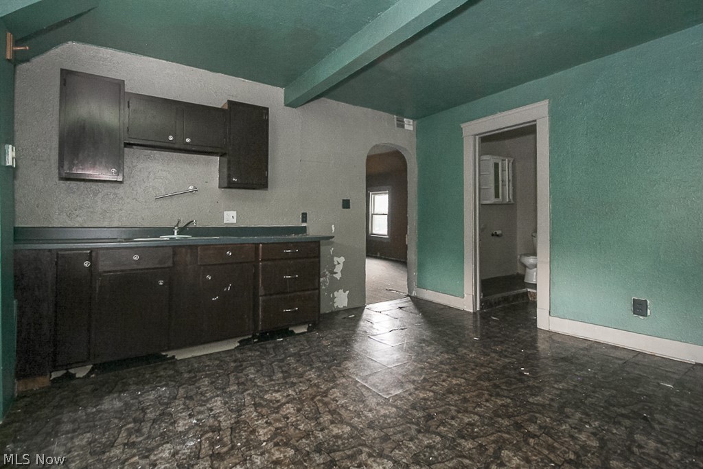 Halle - Residential Income