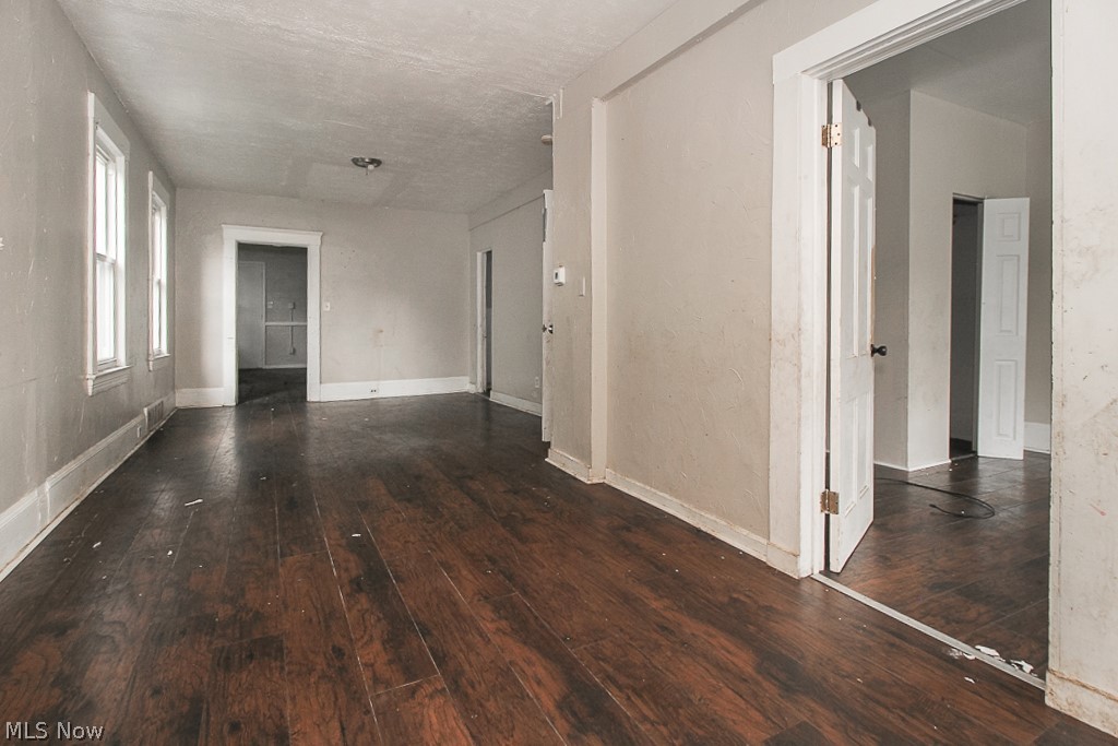 Halle - Residential Income