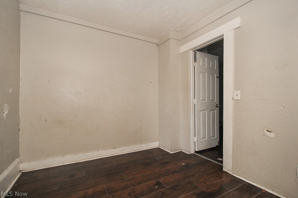 Halle - Residential Income