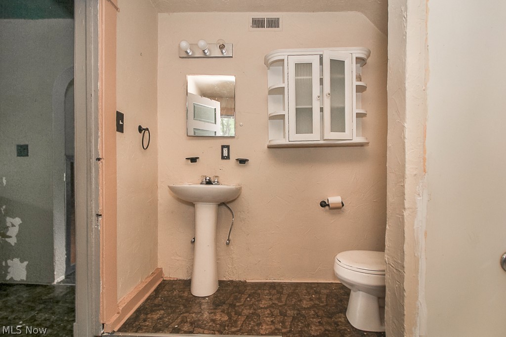 Halle - Residential Income