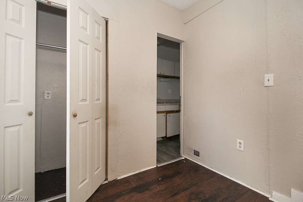 Halle - Residential Income