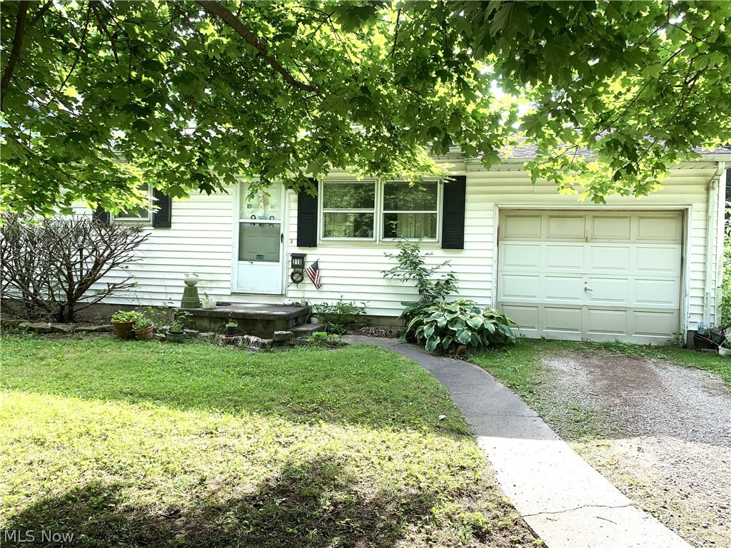 ABSOLUTE AUCTION-LIVE- ON Site: Auction Date is Wednesday August 14th,2024 at 5: PM. List price does not reflect the actual sale price. Price to be determined day of Auction. This is a cozy three-bedroom ranch with attached garage. This home has convenient one level living with the laundry located off the kitchen area. Property located in 100 year flood zone. This property is across from the park. OPEN FOR Inspection Wednesday August 7th at 5:PM-6:PM.
Terms and conditions: All bidders must register with proper ID the day of auction prior to bidding. No contingencies to include financing contingencies. All desired inspections must be completed 48 hours prior to the auction. The property sells in its "As Is" condition, with all faults. A 1% buyer premium will be added to final sale price. A $10,000 non-refundable deposit is due immediately the day of sale with the balance due in 30 days or less. All information is taken from reliable sources but not guaranteed. Announcements the day of sale take precedence of all printed material/advertisements.