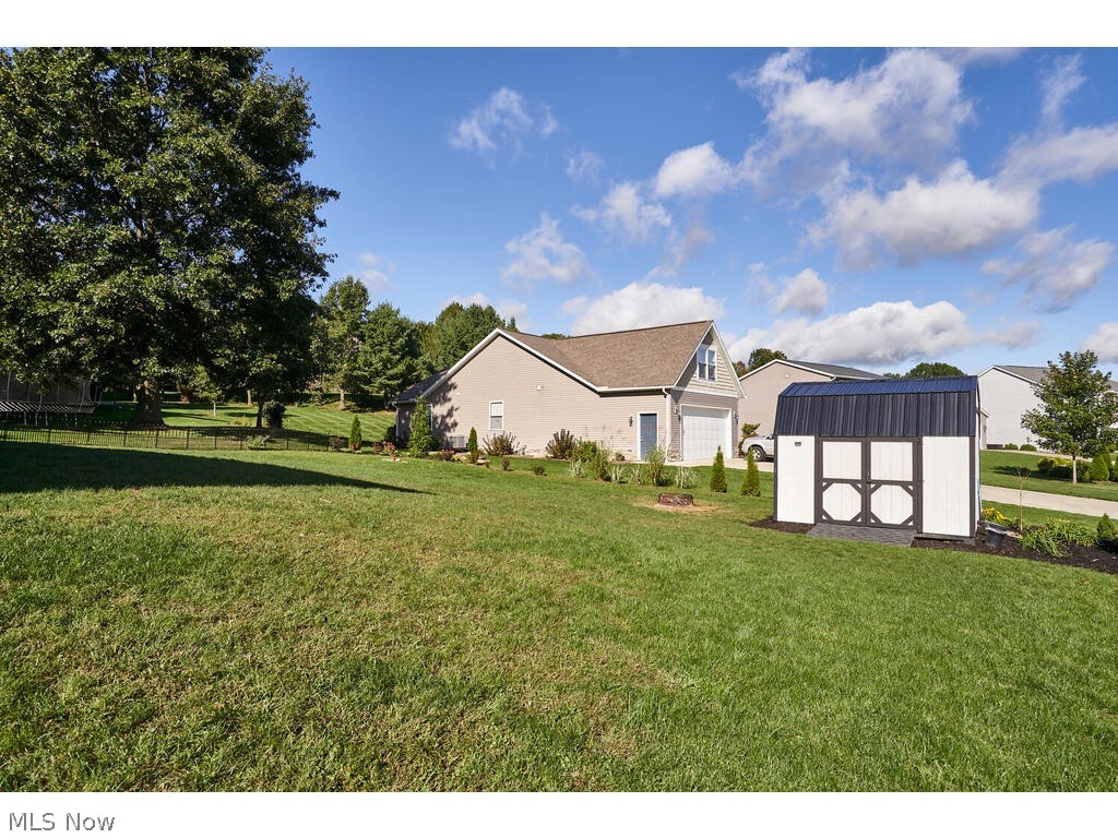 Country Knoll Estate - Residential