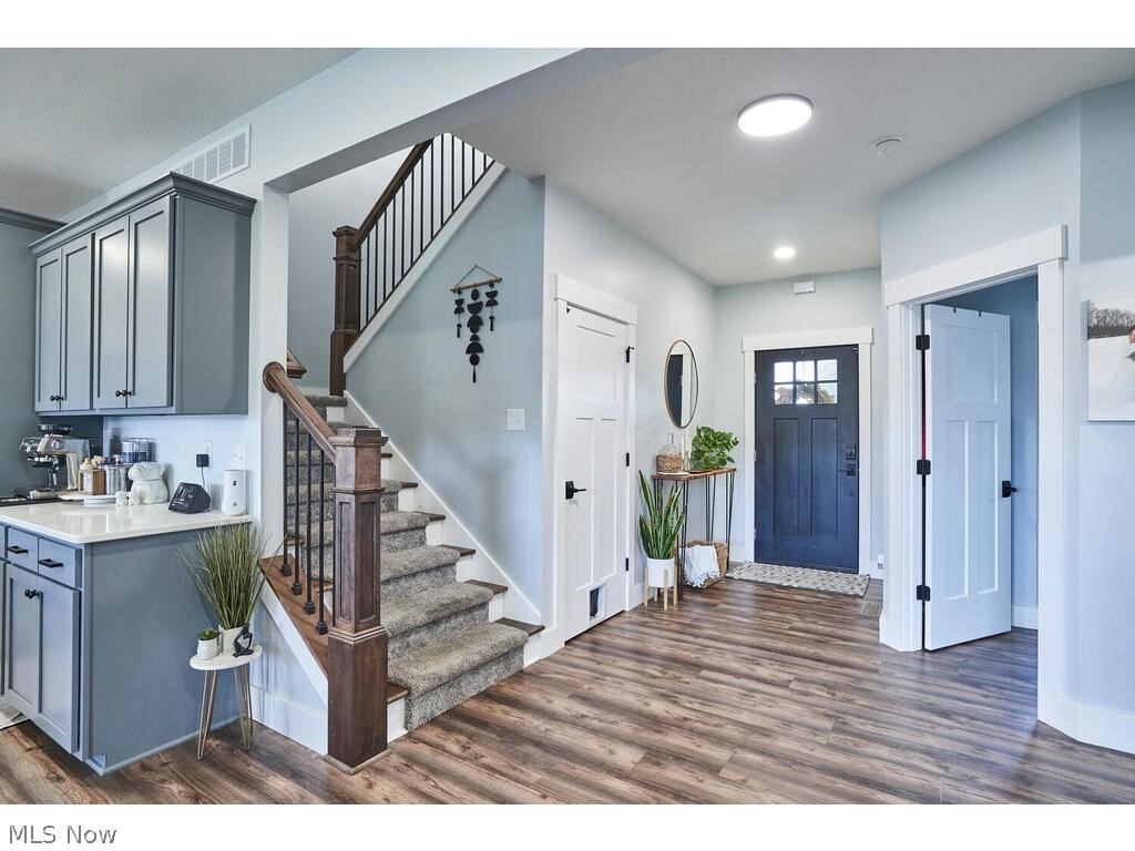 Country Knoll Estate - Residential