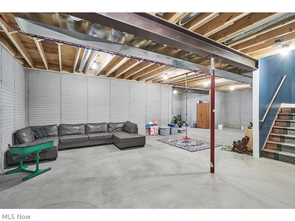 Country Knoll Estate - Residential