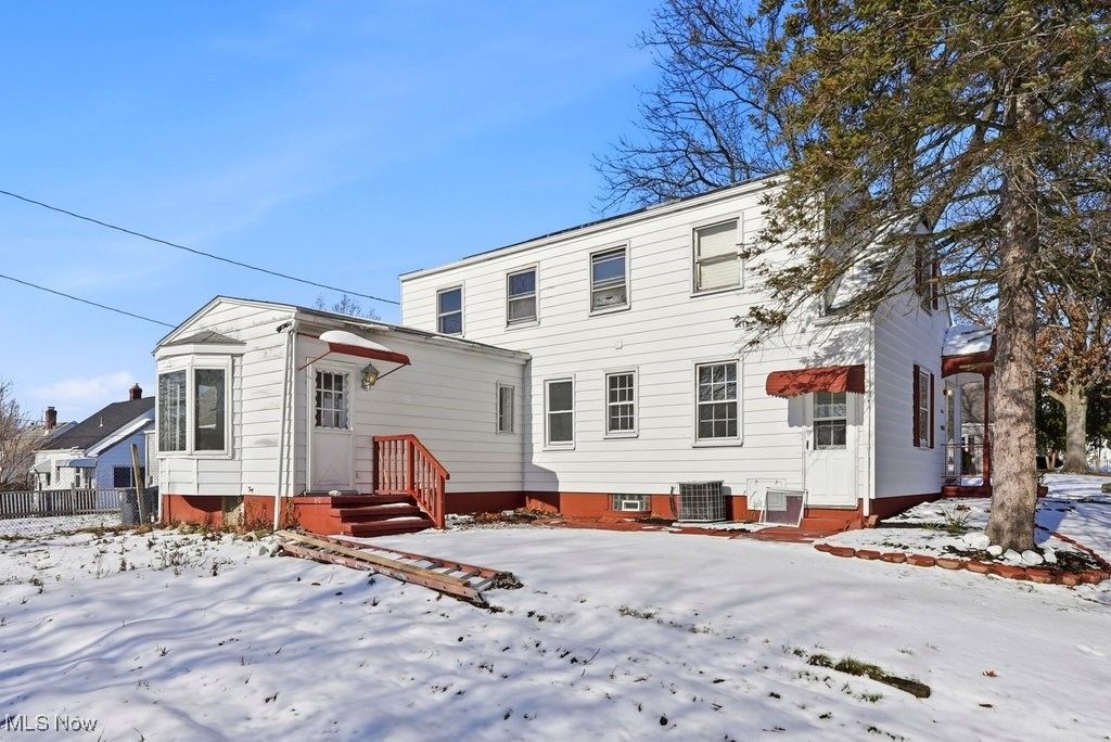 Photo of 248 E Catawba Avenue, Akron, OH 44301 (MLS # 5177306)