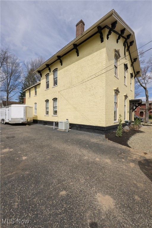 203 W 6th Street, Dover, Ohio image 8