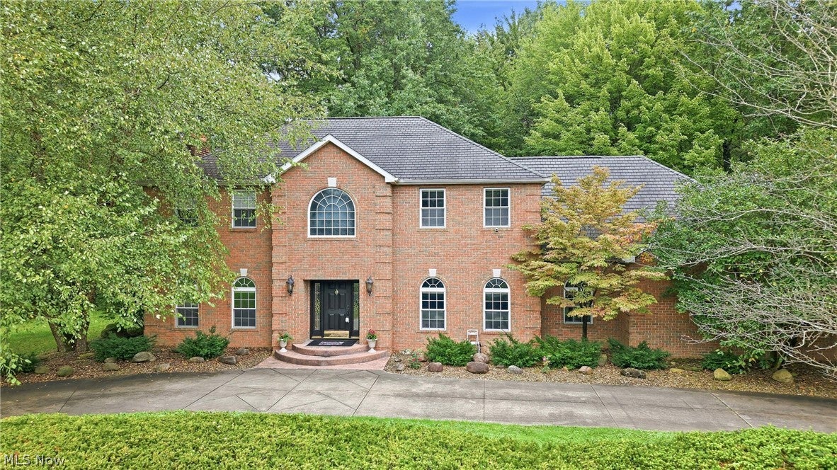 2412 East Pointe Drive SE