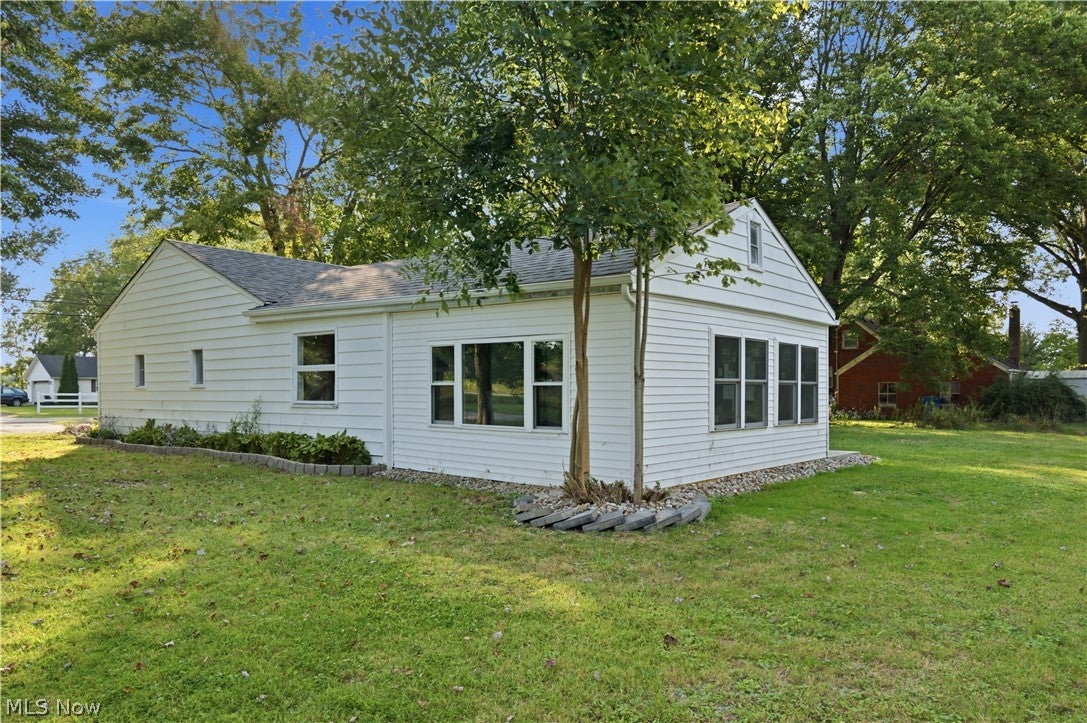9247 Youngstown Pittsburgh Road