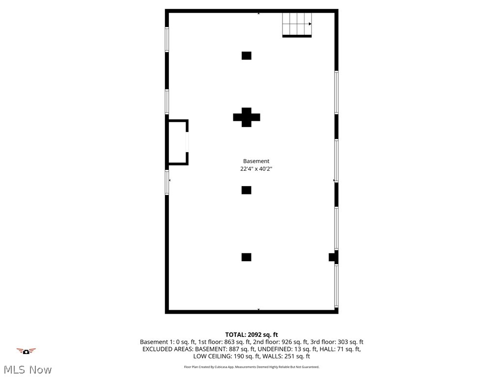 Main image without alt text