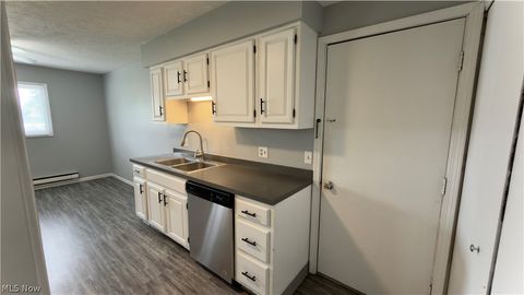 Tiny photo for 229 Brunswick Drive, Elyria, OH 44035 (MLS # 5221657)