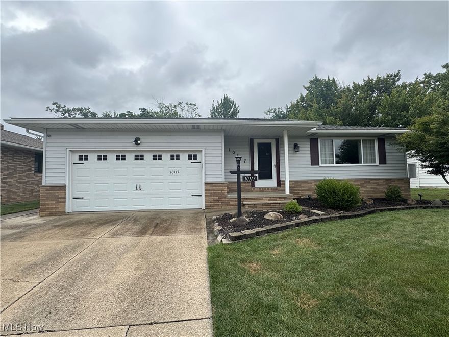 For Rent: Beautifully Remodeled 3 Bed, 1.5 Bath Ranch.
Move right into this perfectly located modern ranch offering comfort, space, and convenience. This home features a spacious layout with three generously sized bedrooms, a bright and updated interior, and all appliances included.
Enjoy bonus living space in the finished basement, an attached 2-car garage, a covered screened-in patio, and a fantastic yard, perfect for relaxing or entertaining.
Immediate possession available.
Lease Terms:
Tenant pays all utilities,
Tenant responsible for yard maintenance and upkeep,
Security deposit + first month’s rent due at lease signing,
Minimum 12-month lease required.
Schedule a showing today this move-in-ready home won't last long!