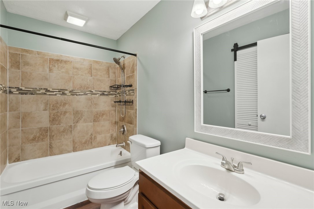 3568 Elmhurst Court, Kent, Ohio image 7