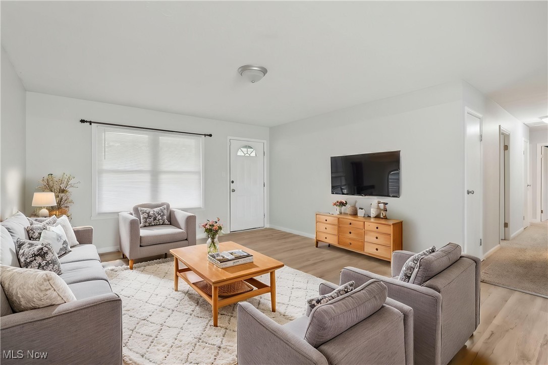 3568 Elmhurst Court, Kent, Ohio image 2