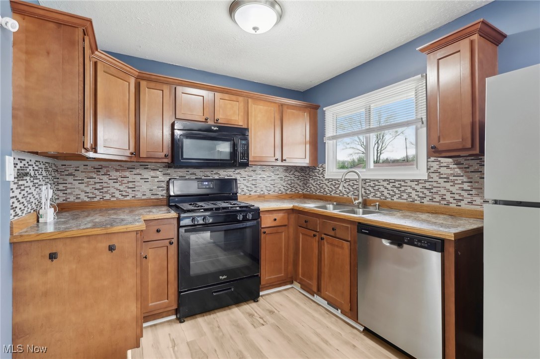 3568 Elmhurst Court, Kent, Ohio image 6