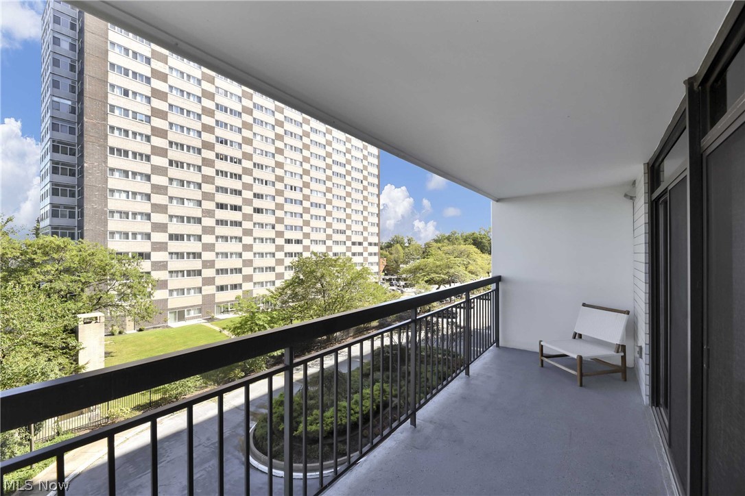 Meridian Condo - Residential