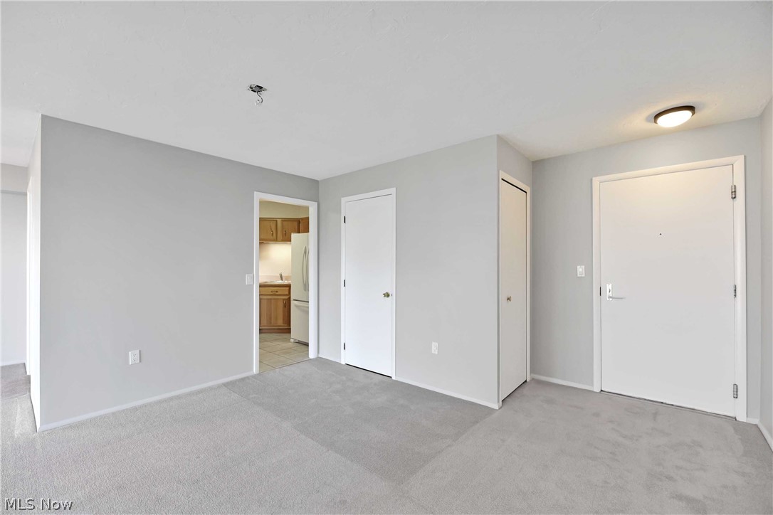 Meridian Condo - Residential