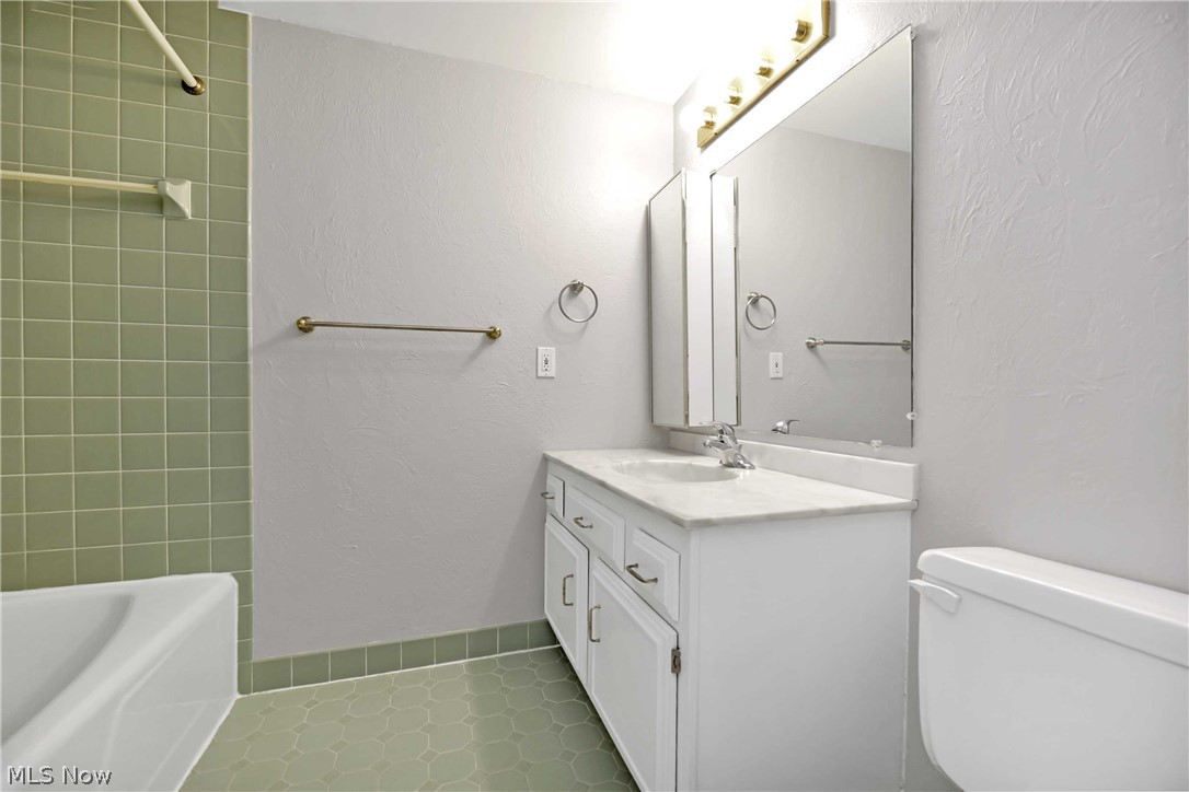 Meridian Condo - Residential