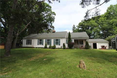 Single Family Residence in Parma OH 6602 Ridgewood Drive.jpg