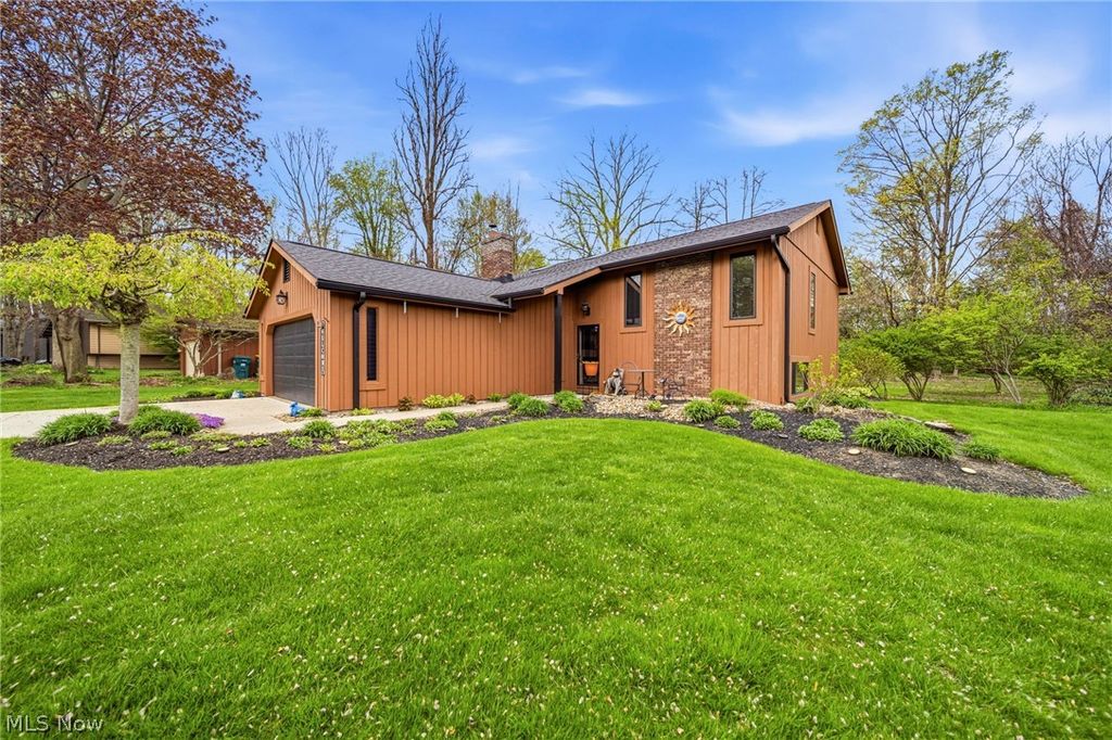 Photo of 9060 Bluejay Lane, Mentor, OH 44060 (MLS # 5203575)