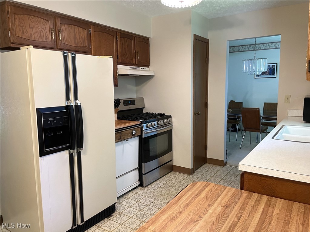 403 Riverdale Drive, Eastlake, Ohio image 12