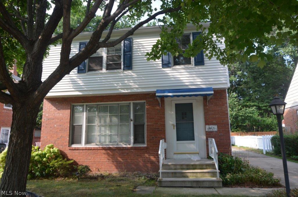 This is a lovely colonial with 3 bedrooms and 1.5 bath and brick exterior. There is a detached one car garage and backyard with ample space. House also has an unfinished basement. Just minutes away from Interstate 271, local city transportation, parks, restaurants, and shopping.