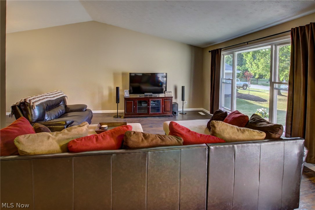 New Boston Knolls - Residential