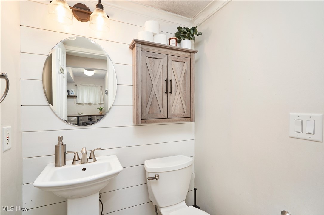 Akron, Ohio 44333, United States, 4 Bedrooms Bedrooms, ,3 BathroomsBathrooms,Residential,Pending,203741