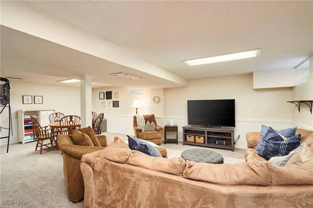 Akron, Ohio 44333, United States, 4 Bedrooms Bedrooms, ,3 BathroomsBathrooms,Residential,Pending,203741