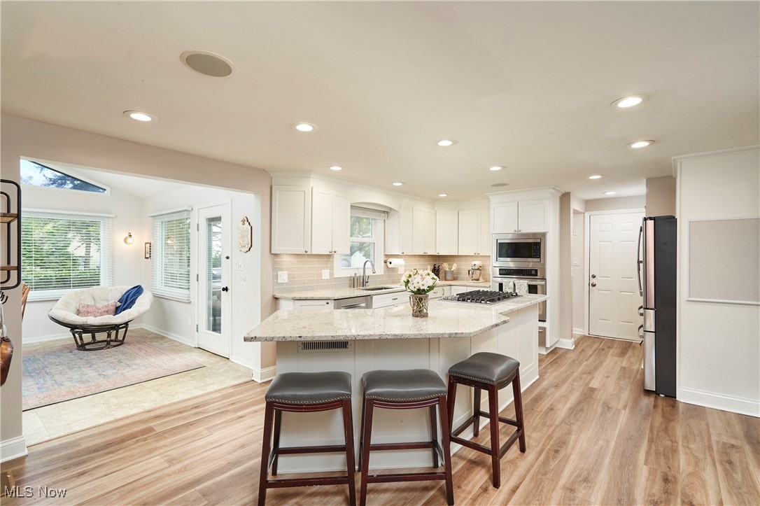 Akron, Ohio 44333, United States, 4 Bedrooms Bedrooms, ,3 BathroomsBathrooms,Residential,Pending,203741