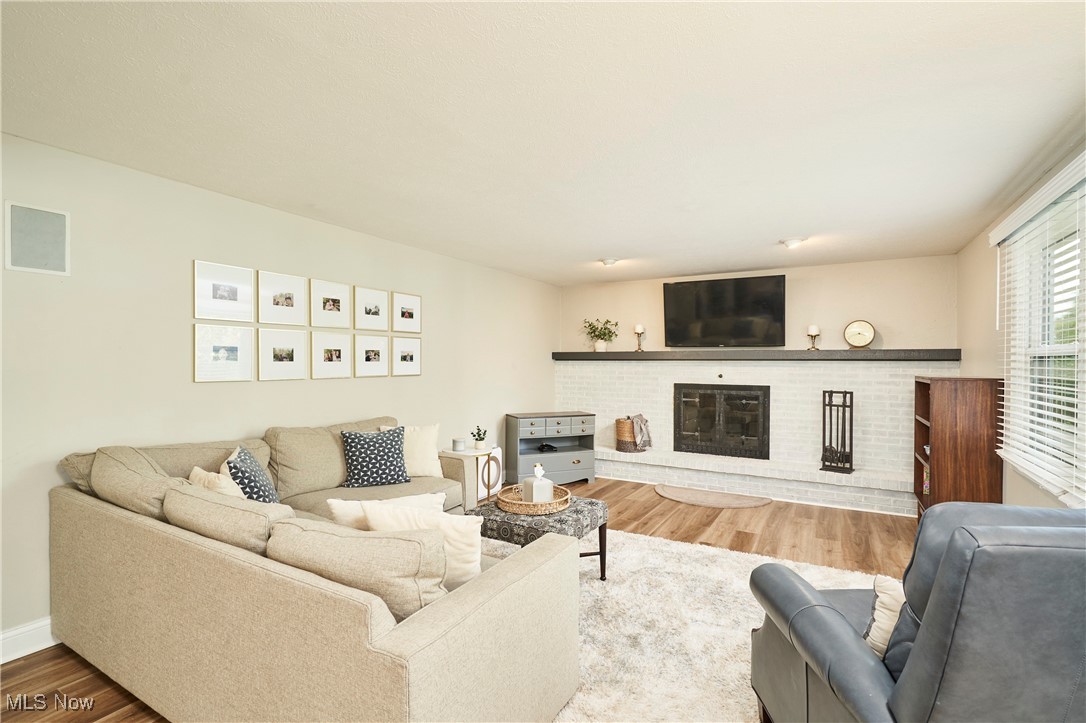 Akron, Ohio 44333, United States, 4 Bedrooms Bedrooms, ,3 BathroomsBathrooms,Residential,Pending,203741