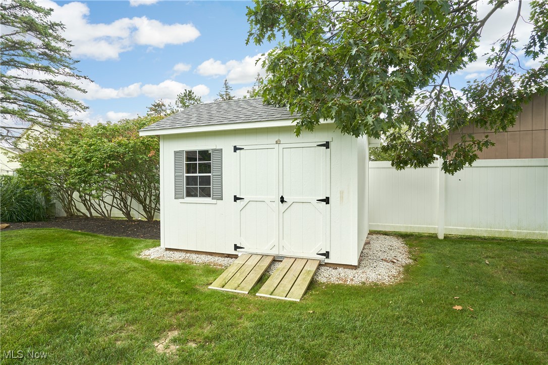 Akron, Ohio 44333, United States, 4 Bedrooms Bedrooms, ,3 BathroomsBathrooms,Residential,Pending,203741