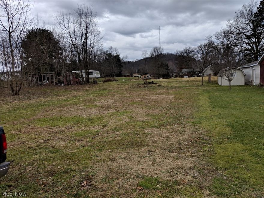 Online Only Auction!!!!   
Up for auction are two 48’x163’city lots that are located on the Southside of New Philadelphia.  This is a rare opportunity to buy undeveloped city lots.  An older storage barn in on the property