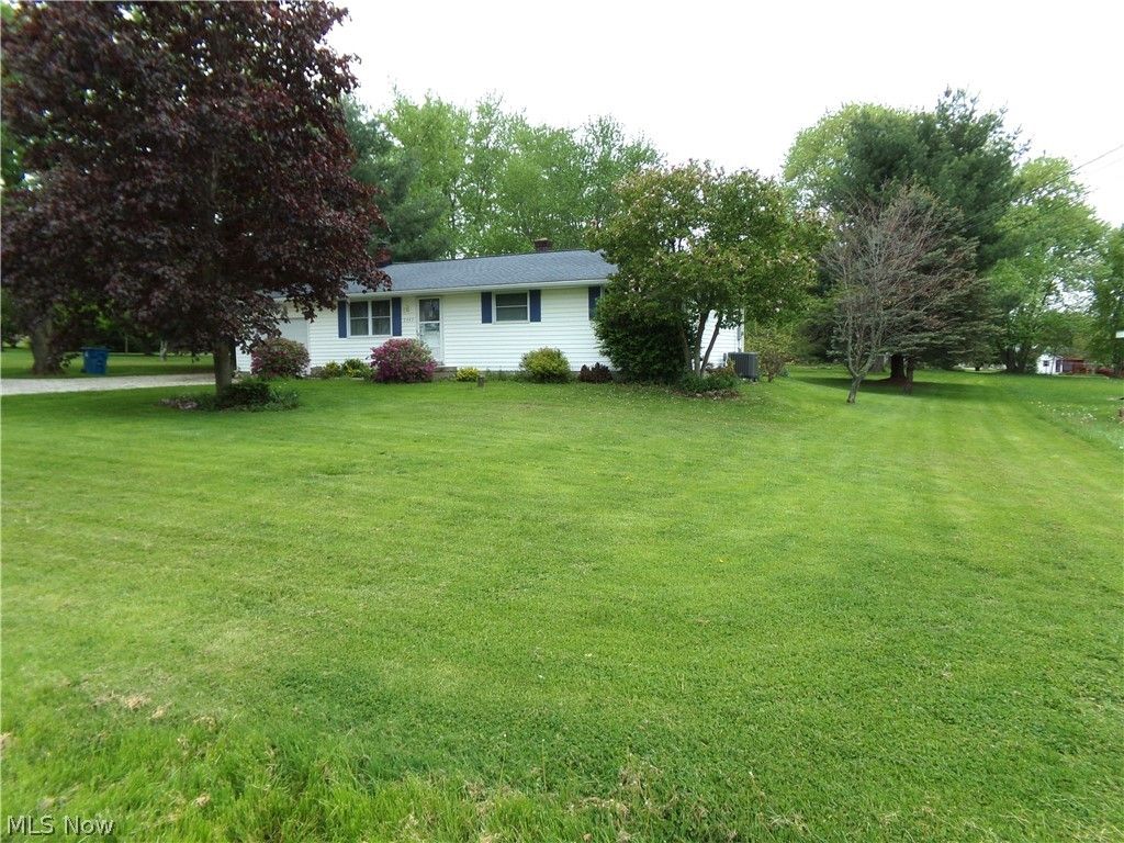 Photo of 3447 Manchester Avenue SW, Massillon, OH 44647 (MLS # 5204560)